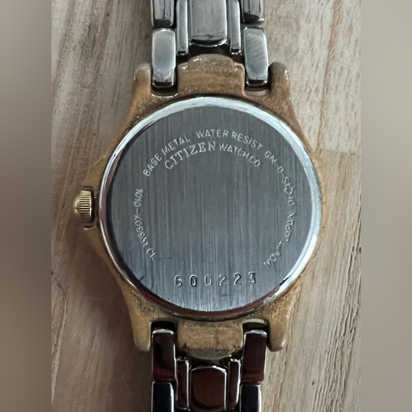 Citizen Ladies Watch Vintage Two Tone Bracelet Cream Round Dial Date Window - Picture 12 of 17